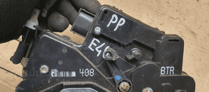Zamek prawy przód BMW E46 Europa 8206408 5