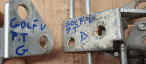 Zawias zawiasy drzwi prawy tył para VW Golf V 5 6