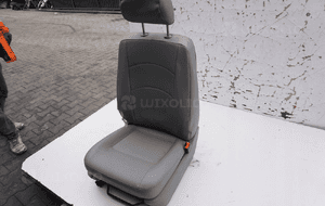 Fotel siedzenie prawy przód z poduszką volkswagen transporter T5 2