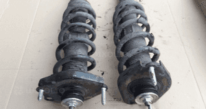 Toyota Corolla Verso 04 lift mcpherson tyl sprezyn 2