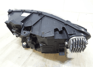 VOLVO S90 V90 Lampa prawa  przód  midled LHD 32228317 LLU 6