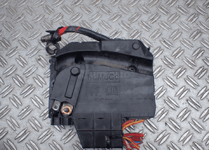 SKRZYNKA BEZPIECZNIKÓW KUGA MK2 AV6T-14A067-BB RADOM 1