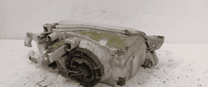 Przod przednia lampa lewa mazda 323F 4