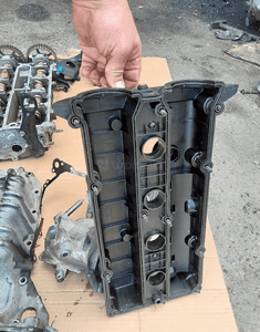 Ford Fiesta 1.25 16V Mk7 08-17 Dekiel pokrywa wał 3