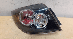 X. MAZDA 3 HB Lampa tył tylna lewa 1