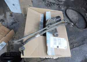 Chrysler 300C 2,7V6 kolektor 4591960A 2