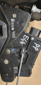 Zamek prawy przód BMW E46 Europa 8206408 7