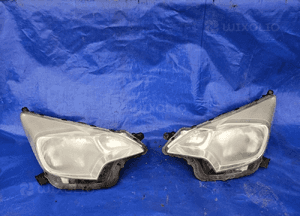 Toyota VERSO S 11-14 lampa przednia lewa prawa komplet 1