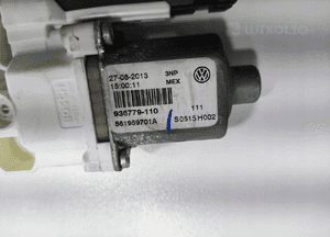 SILNICZEK SZYBY LEWY PRZÓD PRZEDNIA VOLKSWAGEN JETTA VI 5C 3C0959793C 10-18 5