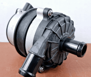 Audi OE Pompa wody 8B3965567 5