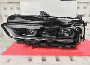 Bmw G70 lampa przednia lewa base 5A63713 1