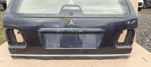 Szyba klapy bagażnika tył tylna Mercedes W210 Kombi 7