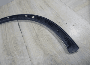 Audi Q2 81A listwa błotnika lewa przód 81A853717A 8