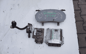 Komputer sterownik silnika 8200666516 nissan primastar 1 i 2.0 dci 1