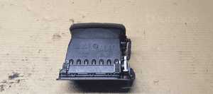 Kratka nawiewu powietrza prawa VW Passat B6 3C1819702E 3