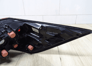 Lampa prawy tył toyota RAV4 v 81550-42230 8