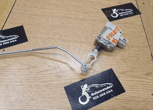 Siłownik 7M0862159 4B9962115B Silniczek Elektryczny Cięgno Zamka Klapy Bagażnika Audi A4 B6 Kombi Sedan 4B9962115B 5