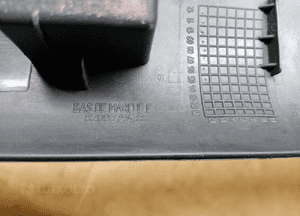 Listwa drzwi prawych prawa Renault Megane II 2 8200079433 6