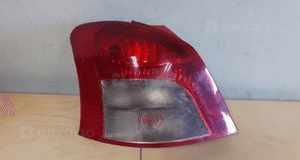 Lampa tyl tylna lewa toyota yaris P9 5D 1