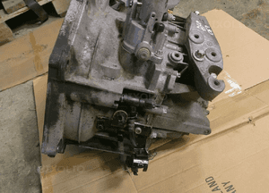 Skrzynia biegów manualna opel 1,7 oem 55569878 2
