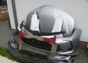 Toyota corolla E21 sedan atrapa zderzaka znaczek oryginał 14