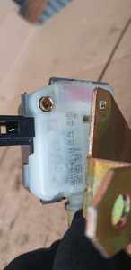 Zamek szyby klapy bagażnika VW Touareg 7L0827506D 3B0959781D 8