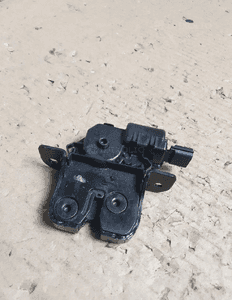 Renault Megane III Zamek Klapy Bagażnika 846300003R 3