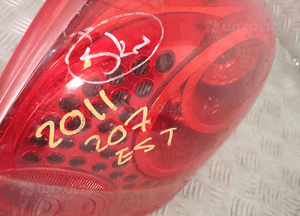 Lampa prawy tył peugeot 207 3