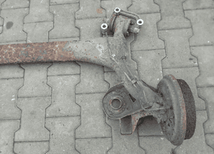 Audi A2 belka zawieszenia tył tylnego 3