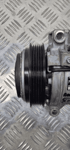 Mercedes W214 kompresor klimatyzacji A0008300604 4
