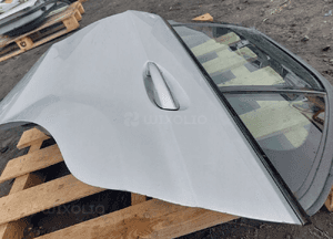 Mercedes e-klasa W212 sedan drzwi lewy tył kompletne w kolor 7
