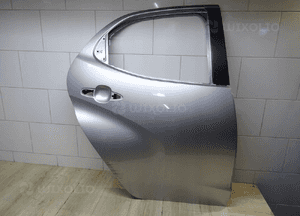 Drzwi prawe tył tylne toyota yaris 4 iv 2020- 1