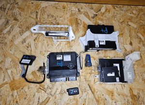 Toyota Prius PLUS 12-15 sterownik komputer kluczyk zestaw 89661-47520 1