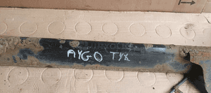 Belka ośka zawieszenie oś tył Toyota Aygo 8