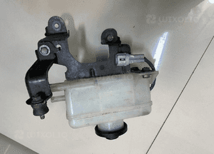 Toyota corolla verso zbiorniczek serwa hamulca 3