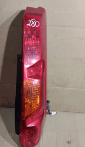 Lampa prawa tył tylna nissan x-trail T31 1