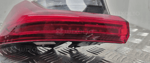 Bmw G21 kombi lampa lewa tył w błotnik 8