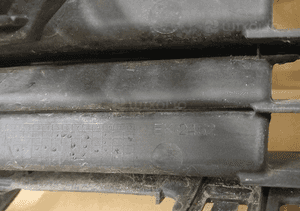 Kratka zderzaka przód środkowa toyota corolla E16 lift 16- 2