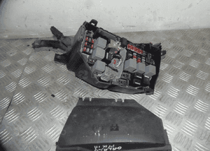 SKRZYNKA BEZPIECZNIKÓW 2.2 TDCI FORD GALAXY MK3 3