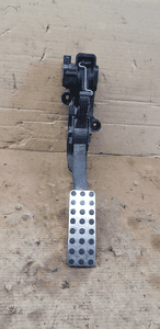Pedał potencjometr gazu Mercedes W245 A1693000904 1