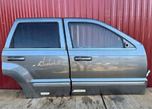 Jeep grand cherokee wk wh drzwi qdm ładne w kolor 1