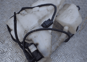 ZBIORNICZEK SPRYSKIWACZY VOLVO V50 4N51-13K163-AC RADOM 2