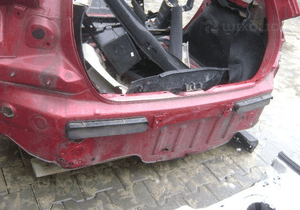 Citroen C4 I 5d pas sciana tyl bagażnika 2