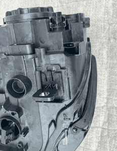 Audi A3 lift 8V0 bixenon prawy 16-20 4