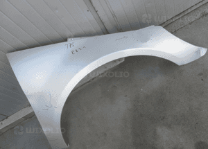 MERCEDES r 251 błotnik prawy przedni uszkodzony 1