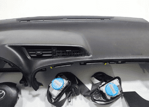 DESKA KONSOLA PODUSZKA PODUSZKI AIR-BAG PASY TOYOTA YARIS III 2011-2014 4