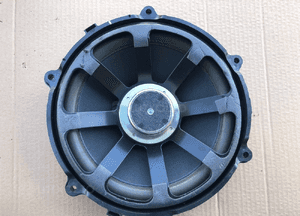 Subwoofer głośnik w tylną klapę HARMAN KARDON XQA500120 RANGE ROVER SPORT / Land Rover Discovery 3 III 1