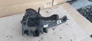 Zwrotnica lewy tył tylna lewa Ford Focus MK3 Kombi 5