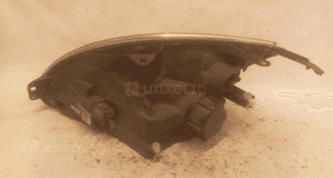 Przod przednia lampa prawa ford fiesta MK5 2