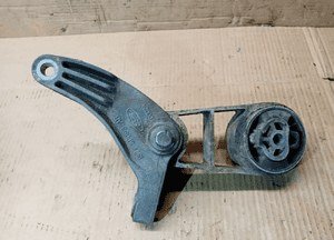 Łapa mocowanie silnika Ford Mondeo MK3 1S716P093AB 3
